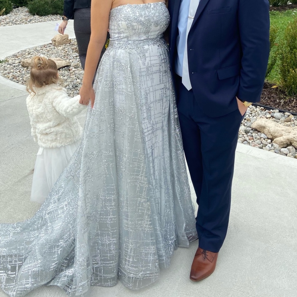 Dress - Picture 2 of 3